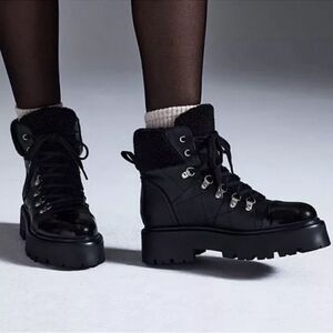 Steve Madden Color block Bone/Black Leather Lace Up
Boots(Size 8)